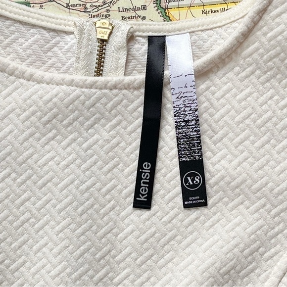 Kensie Ivory Sheath Dress XS Basketweave Shoulder Cut Out - Picture 4 of 7